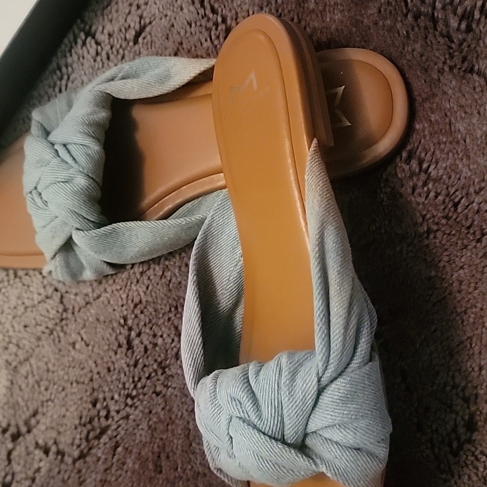 Sandals - Picture 4 of 7